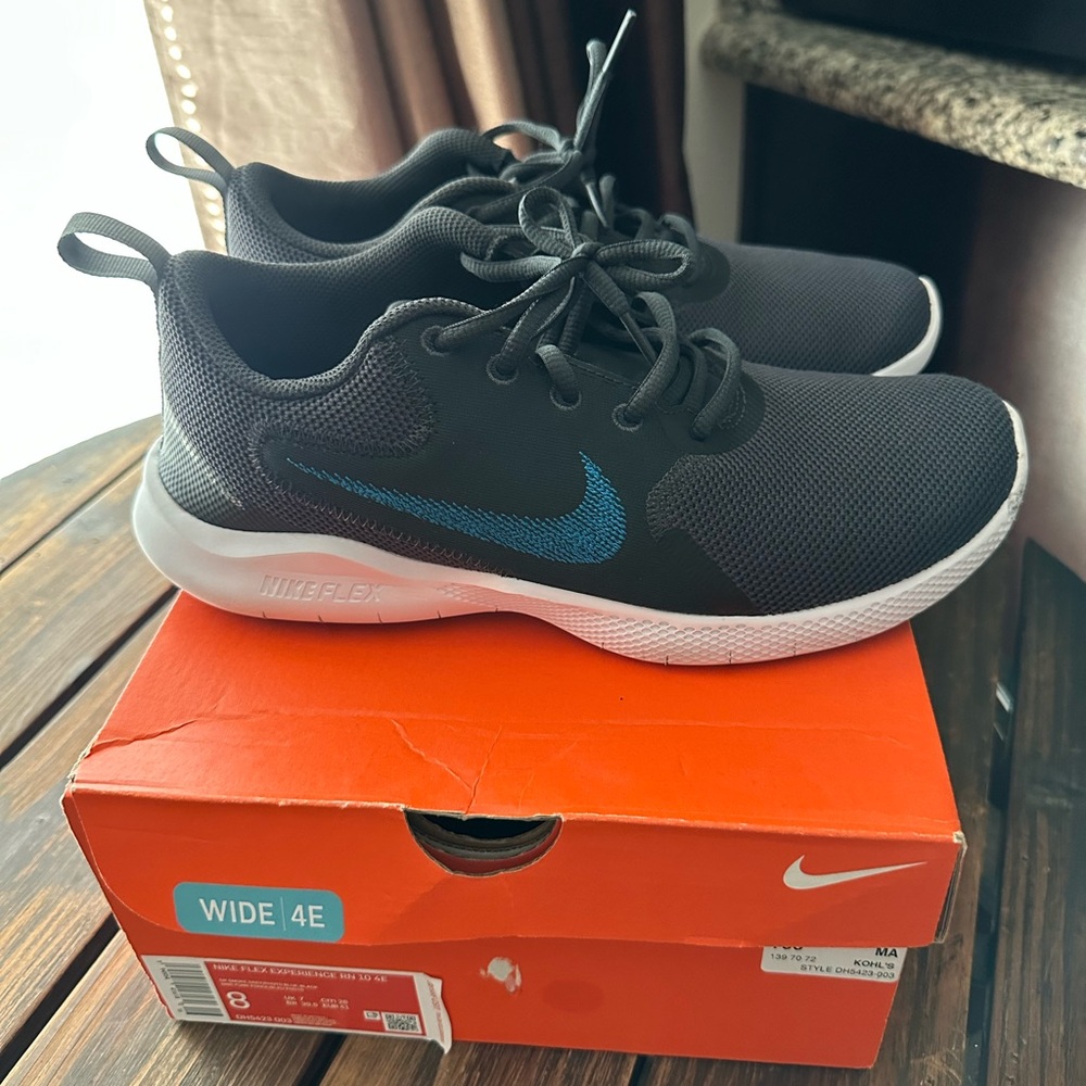 Nike Flex Experience Run 10 men’s sz 8 wide width